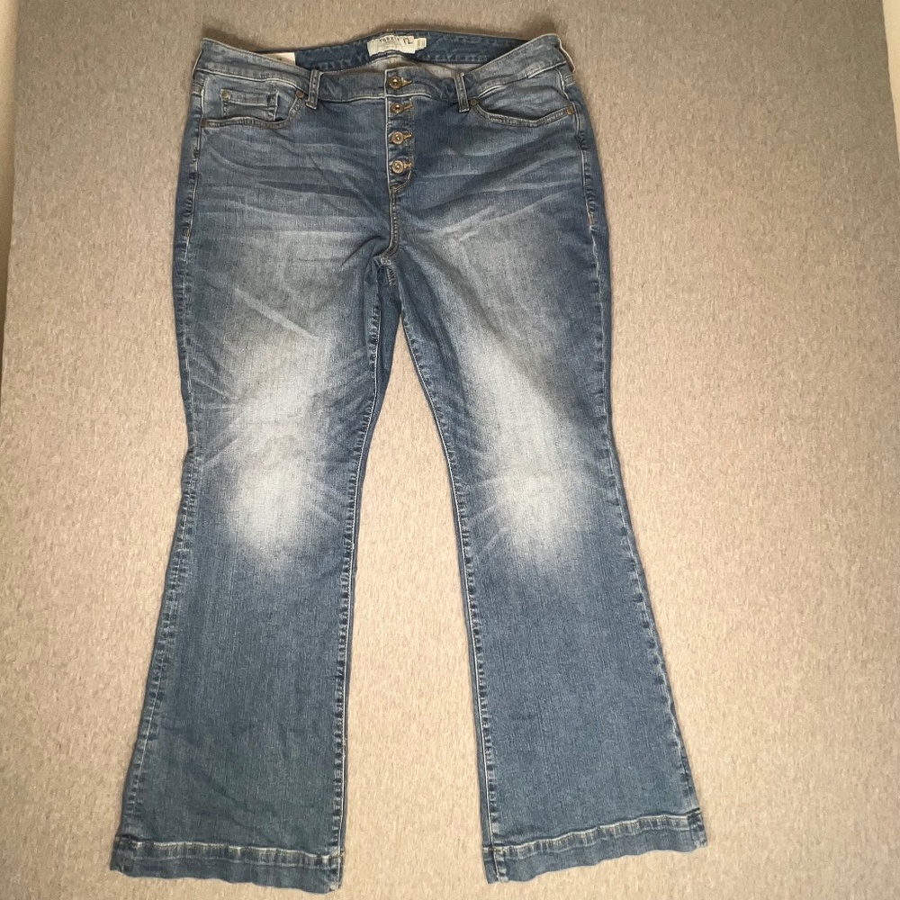Torrid First at Fit Flare Button Fly Mid-Wash Jeans | Size 20 Short